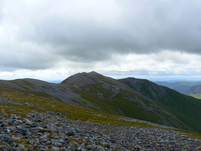 Creag Leacach, an atypical stony ridge for this leg. Photo https://tms.nickbramhall.com/