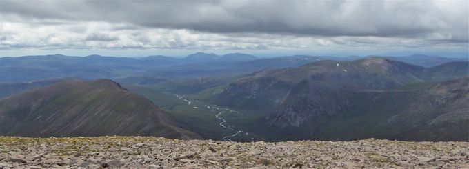 From Ben Macdui looking down on Carn a' Mhaim (l). Devil's Point and Beinn Bhrotain r of the river Dee. Photo https://big-gorse-bush.blogspot.com/